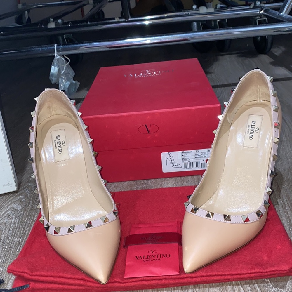 VALENTINO GARAVANI PUMPS